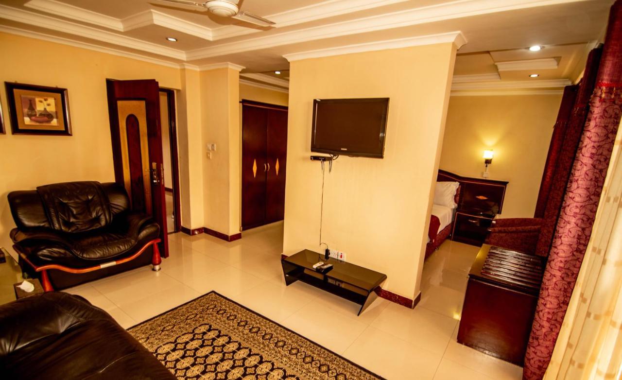 Urban Rose Hotel & Apartments Дар-эс-Саламе Экстерьер фото