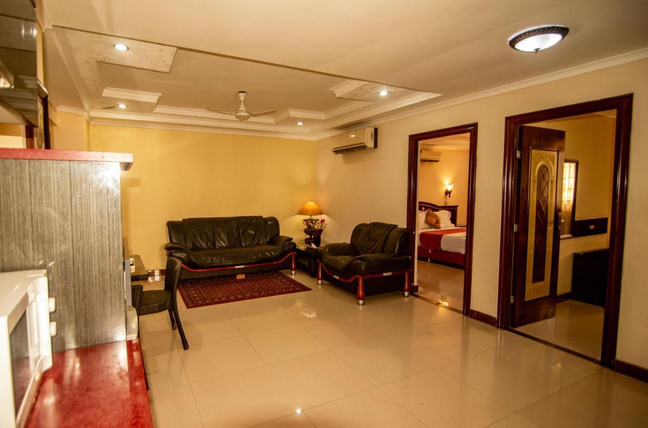 Urban Rose Hotel & Apartments Дар-эс-Саламе Экстерьер фото