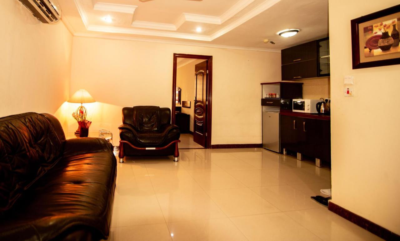 Urban Rose Hotel & Apartments Дар-эс-Саламе Экстерьер фото