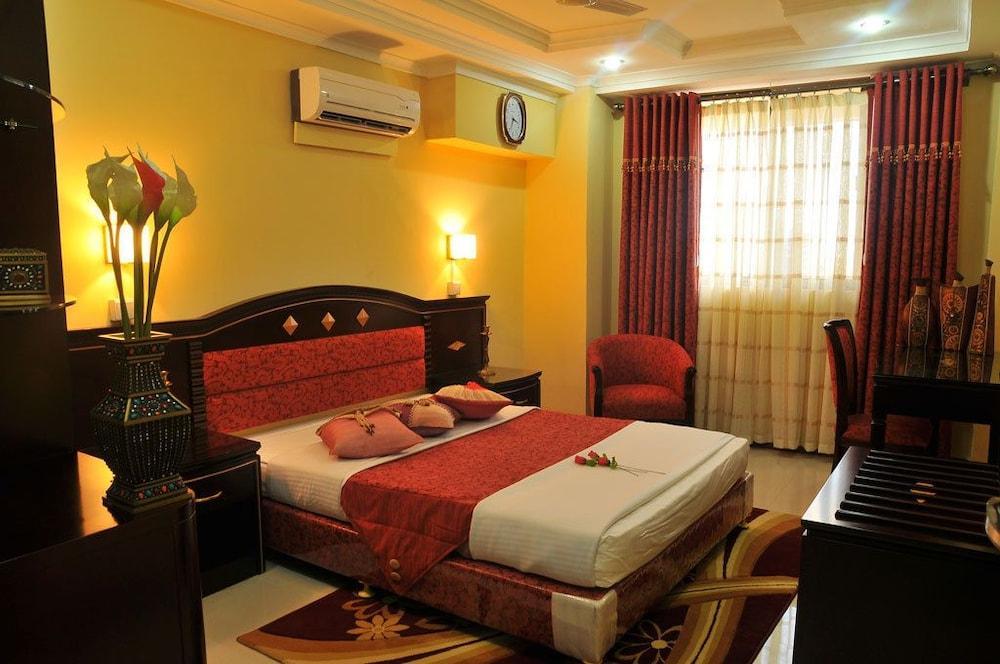 Urban Rose Hotel & Apartments Дар-эс-Саламе Экстерьер фото