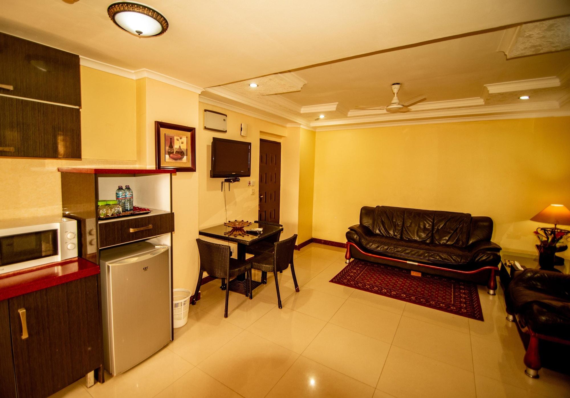 Urban Rose Hotel & Apartments Дар-эс-Саламе Экстерьер фото