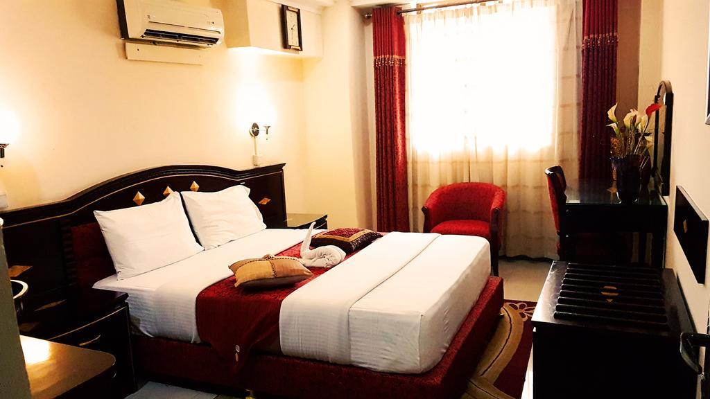 Urban Rose Hotel & Apartments Дар-эс-Саламе Экстерьер фото